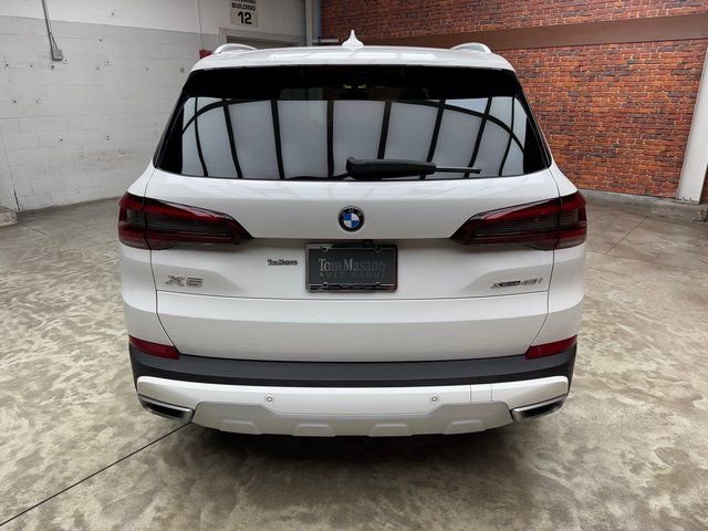 Certified 2023 BMW X5 xDrive40i w/ Climate Comfort Package image 4