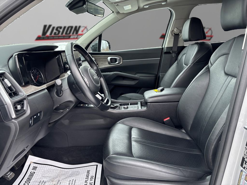 Certified 2022 Kia Sorento S w/ Panoramic Sunroof Package image 9