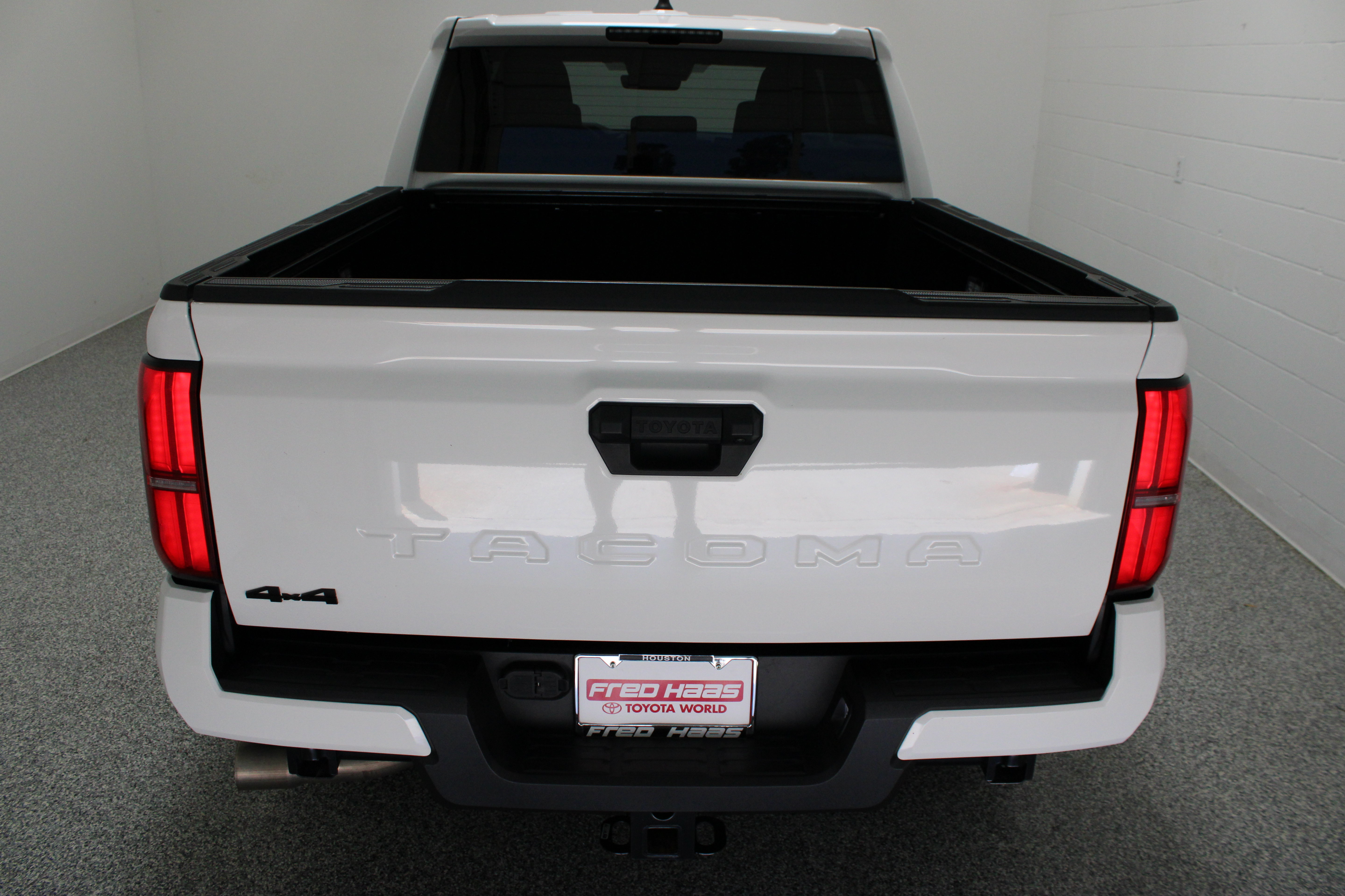 Used 2025 Toyota Tacoma TRD Off-Road AWD/4WD image 8