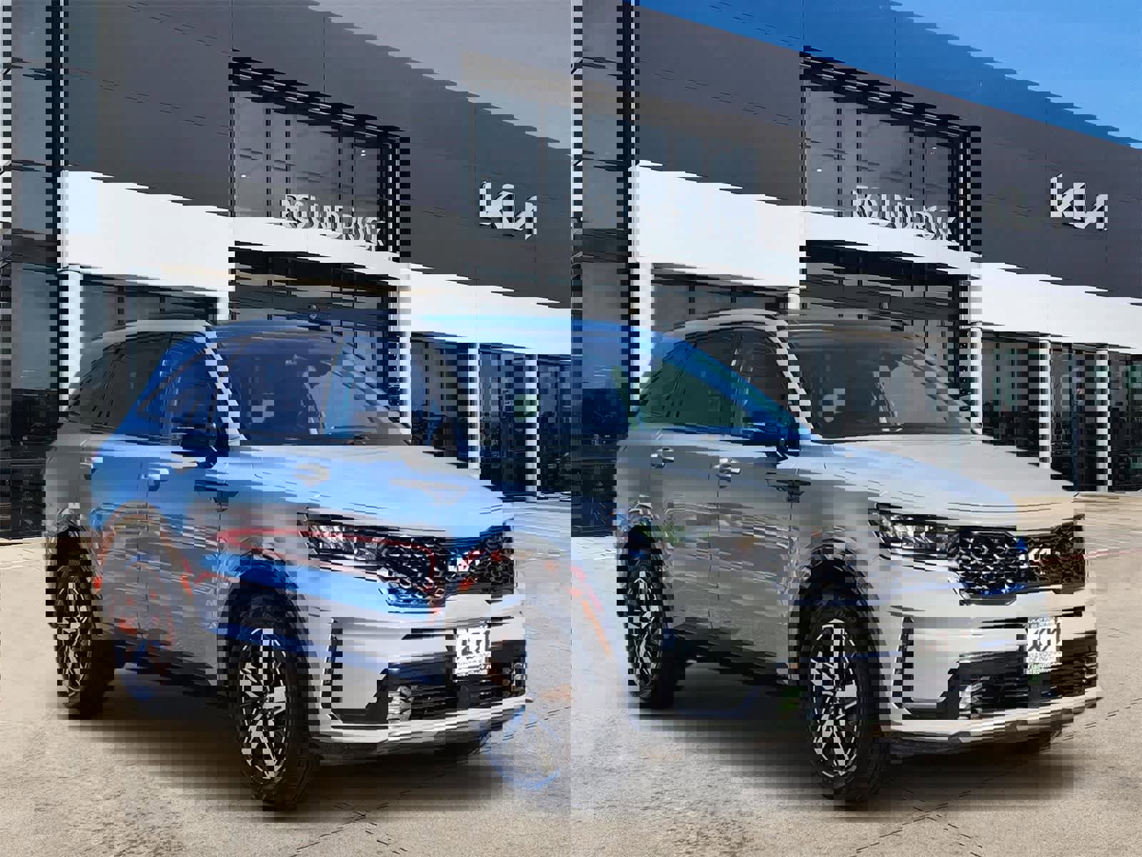 Used 2022 Kia Sorento EX w/ Panoramic Sunroof Package image 3