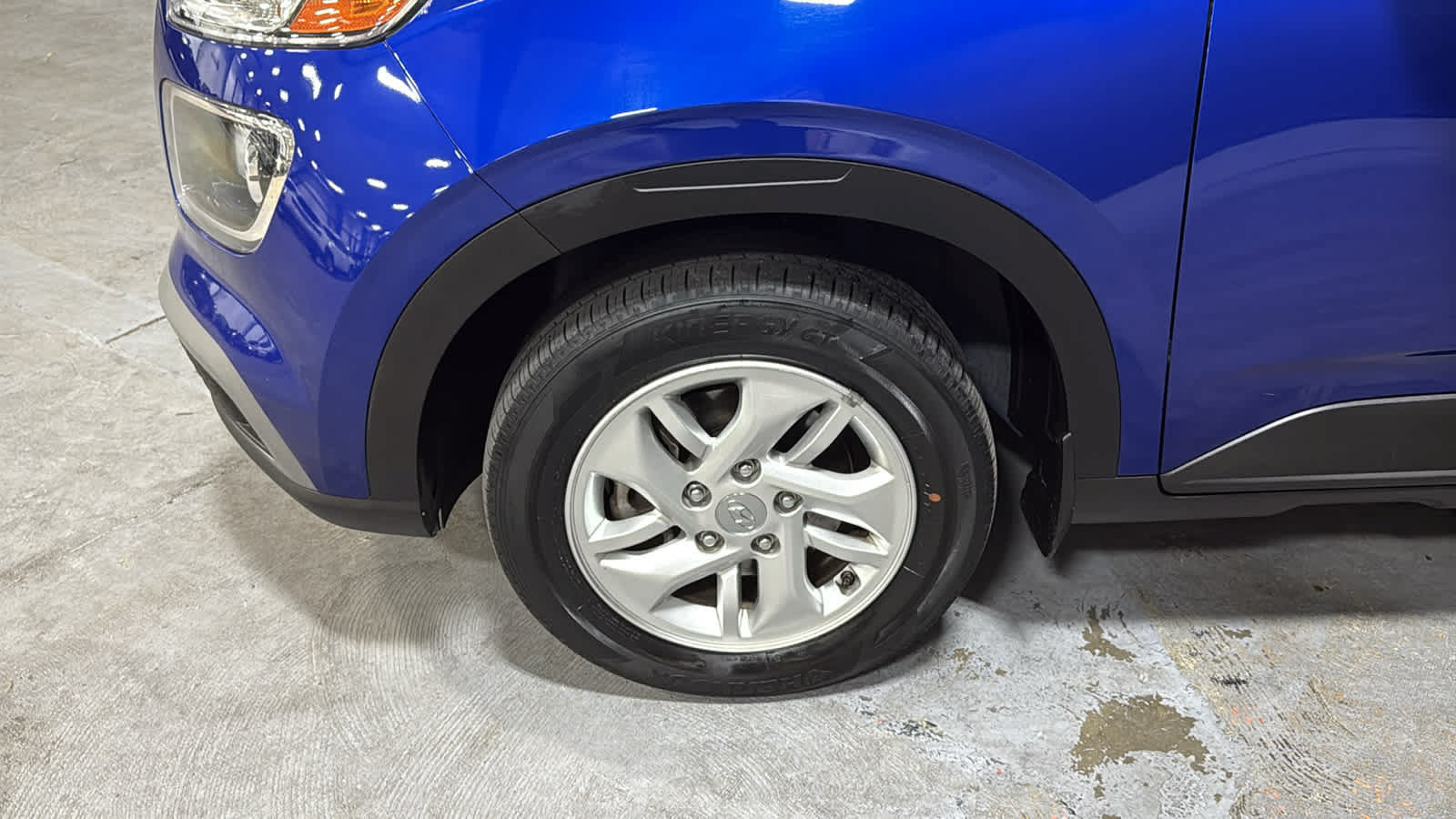 Used 2023 Hyundai Venue SE FWD image 8
