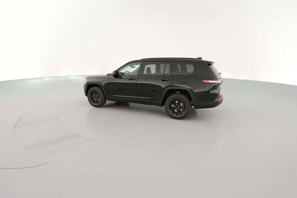 New 2025 Jeep Grand Cherokee L Laredo image 7