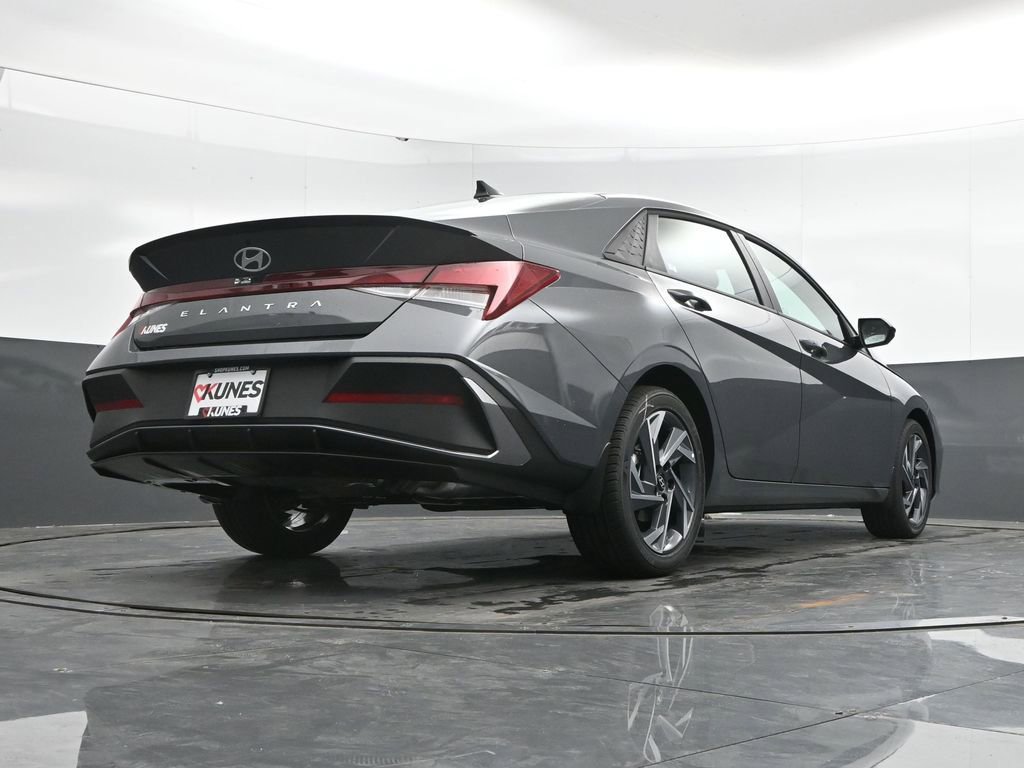 New 2025 Hyundai Elantra Sport image 45