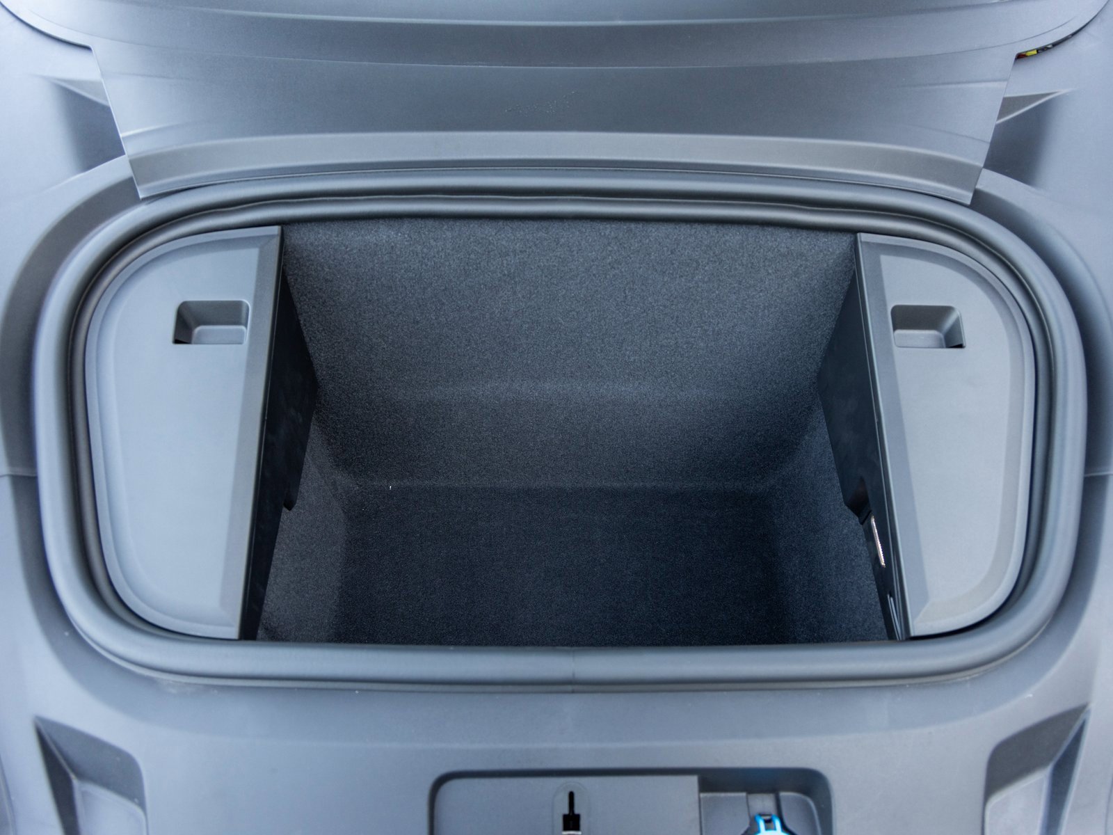 Used 2025 Porsche Taycan 4S image 61