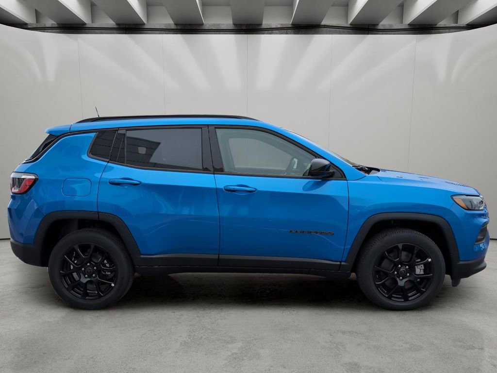 New 2025 Jeep Compass Latitude w/ Sun & Sound Group image 6