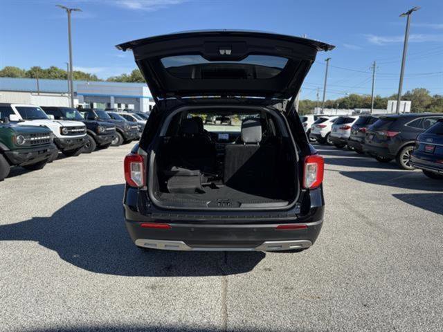 Certified 2021 Ford Explorer XLT w/ Equipment Group 202A image 5