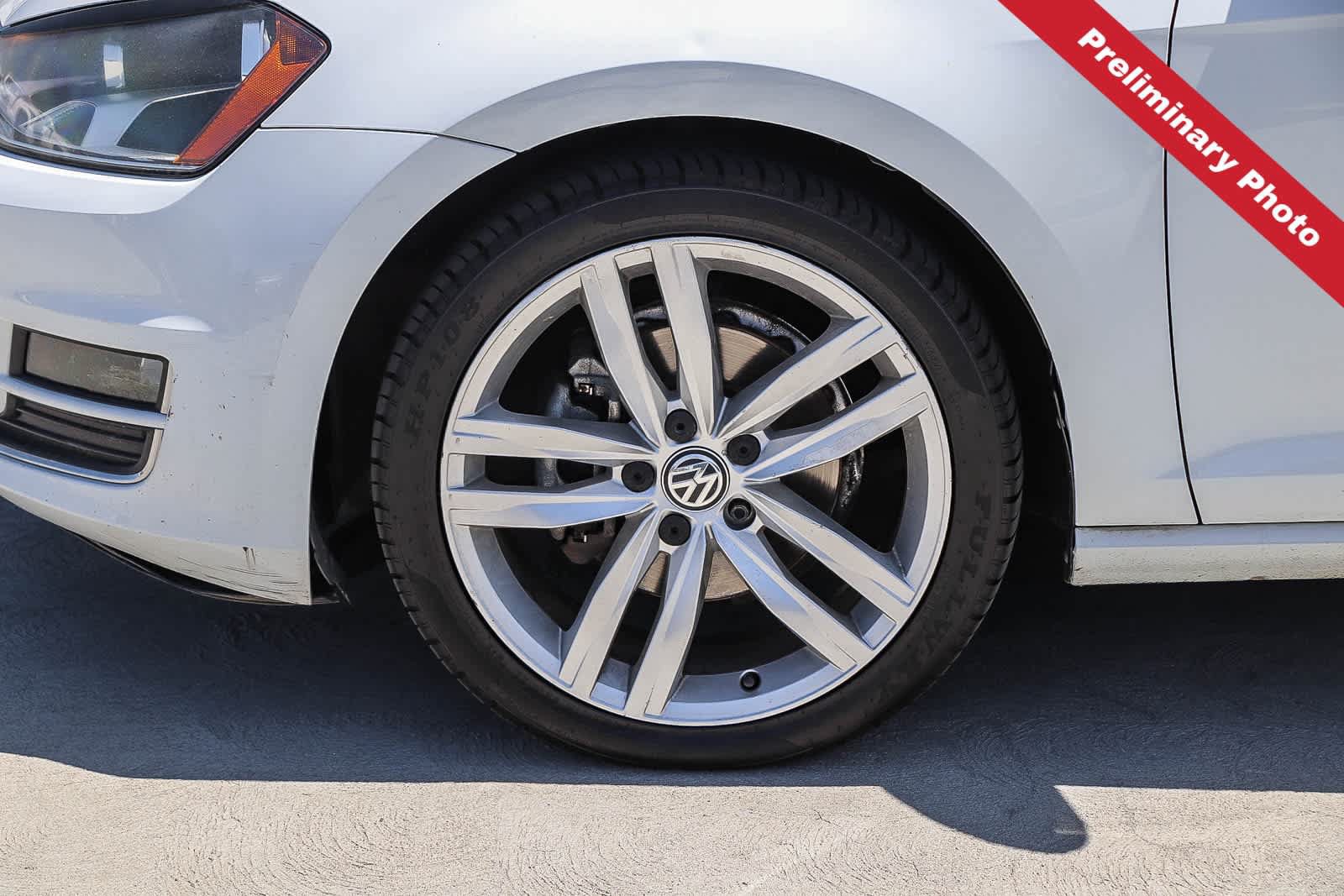 Used 2017 Volkswagen Golf SportWagen FWD image 9