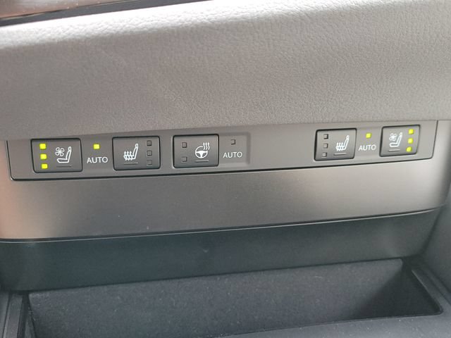 Used 2025 Lexus ES 300h w/ Premium Package FWD image 17