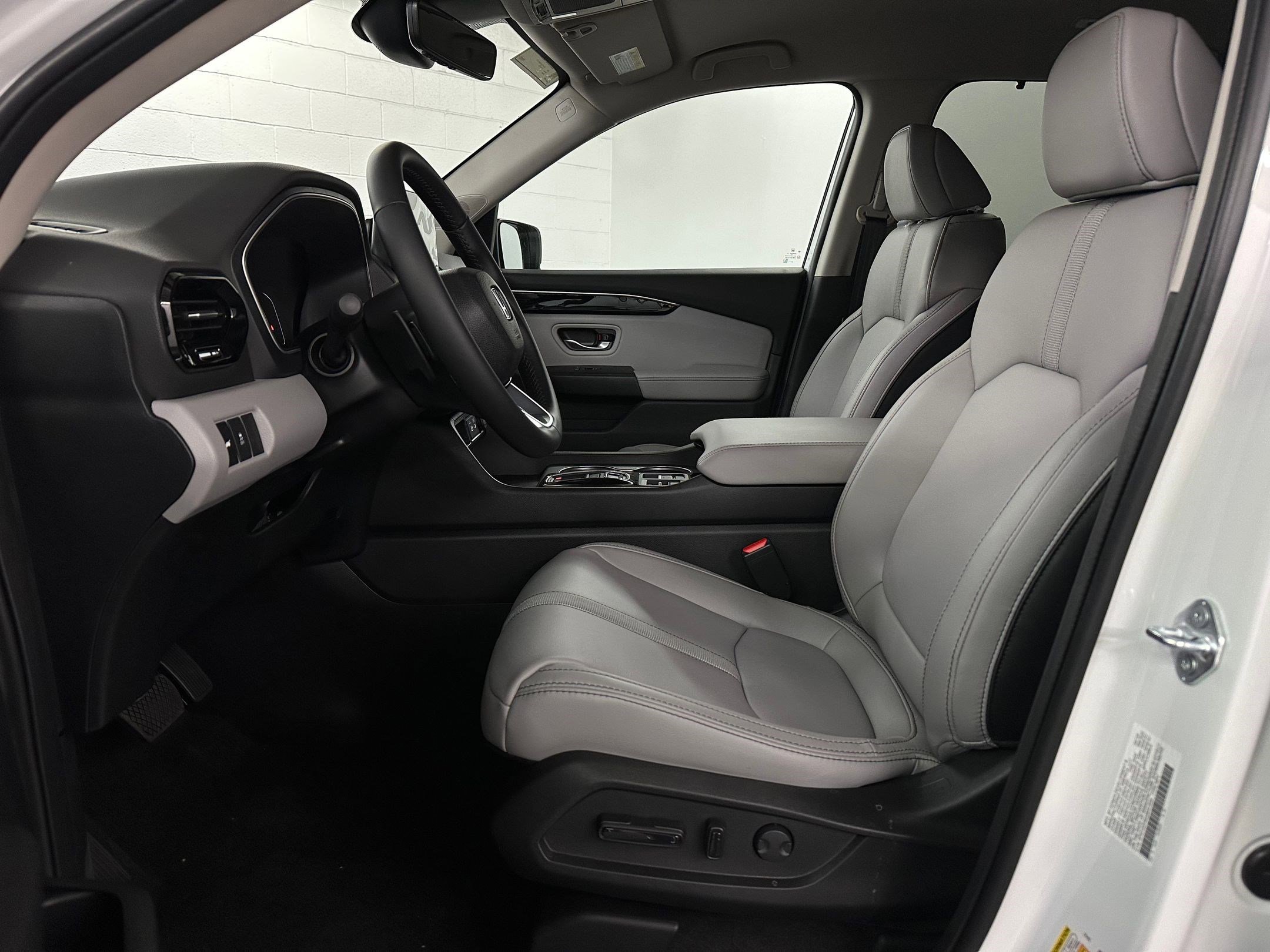 New 2025 Honda Pilot EX-L image 5