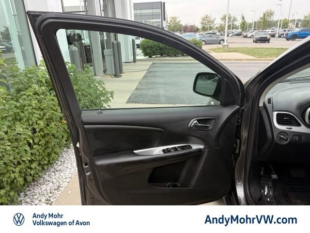 Used 2016 Dodge Journey SXT w/ Comfort/Convenience Group FWD image 12