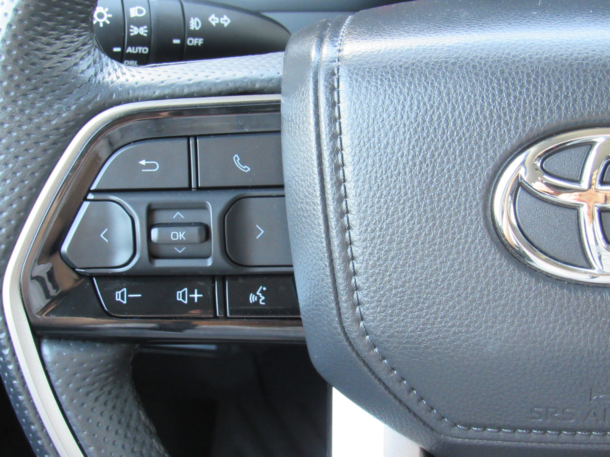 Used 2024 Toyota Tundra SR5 w/ SR5 Premium Package AWD/4WD image 18