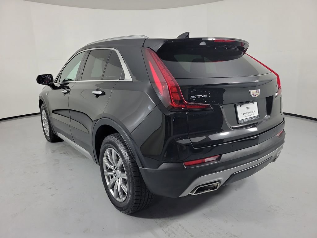 Used 2021 Cadillac XT4 Premium Luxury FWD image 3