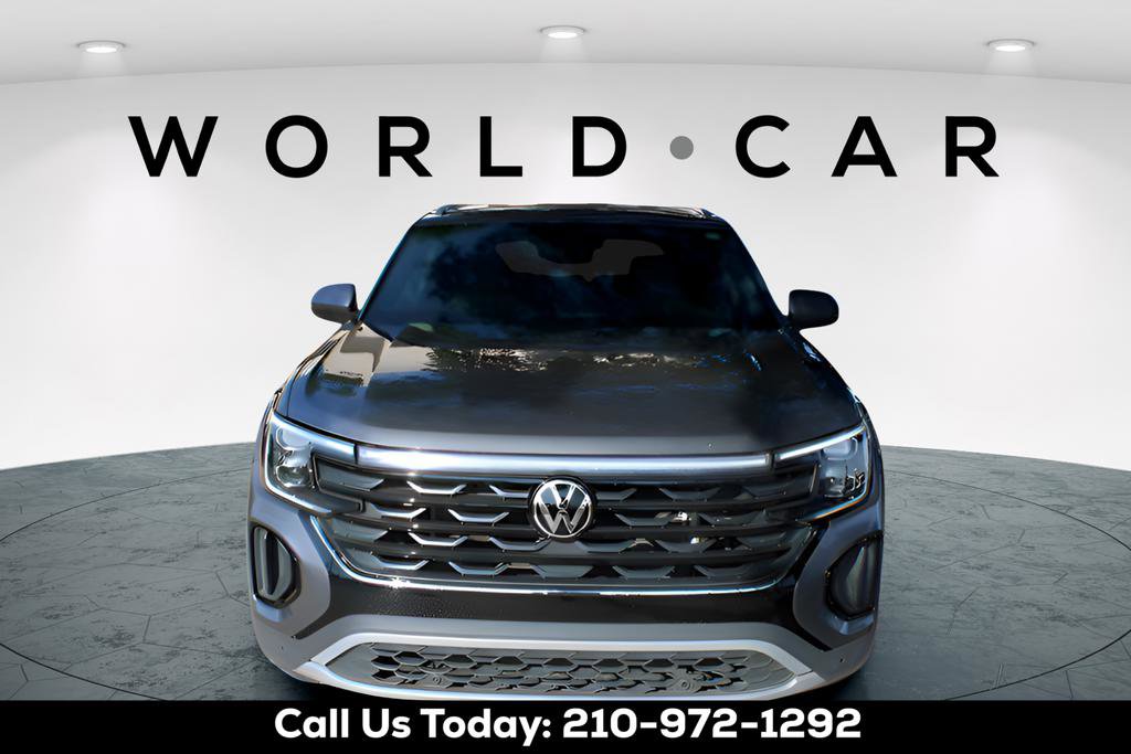 Used 2024 Volkswagen Atlas Cross Sport SE image 2