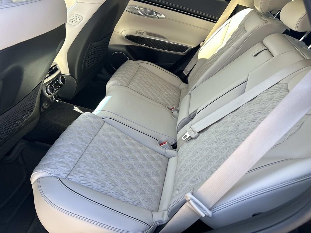 Used 2025 Genesis GV70 3.5T Sport w/ Sport Prestige Package image 21