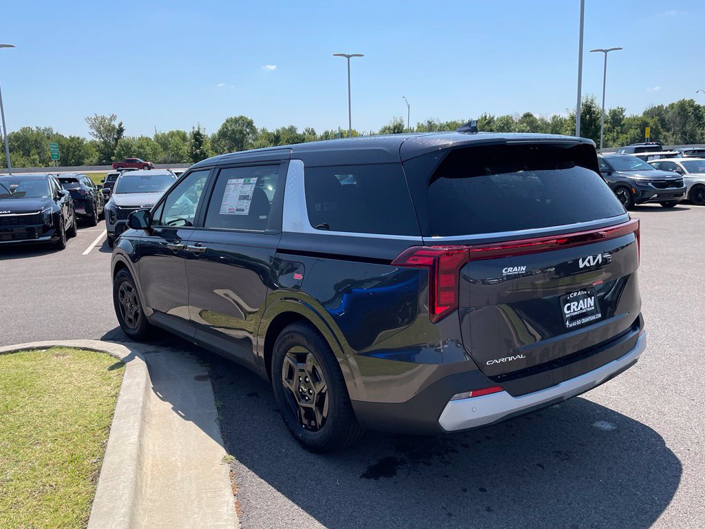 New 2026 Kia Carnival FWD image 5