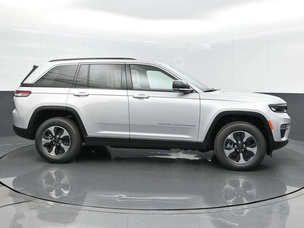 New 2024 Jeep Grand Cherokee Limited 4xe image 8