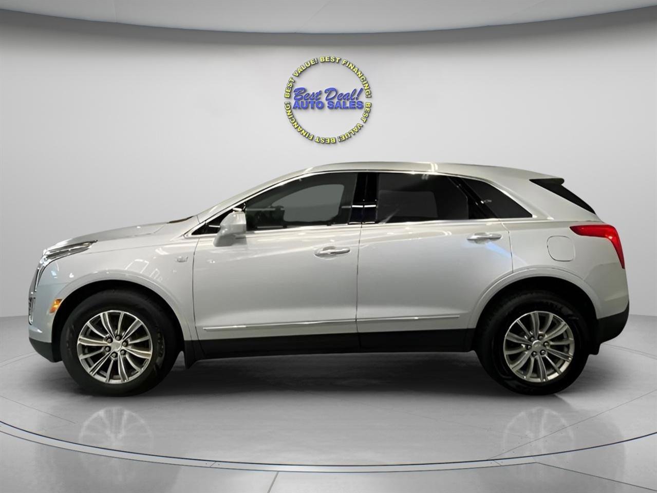 Used 2019 Cadillac XT5 Luxury AWD/4WD image 2