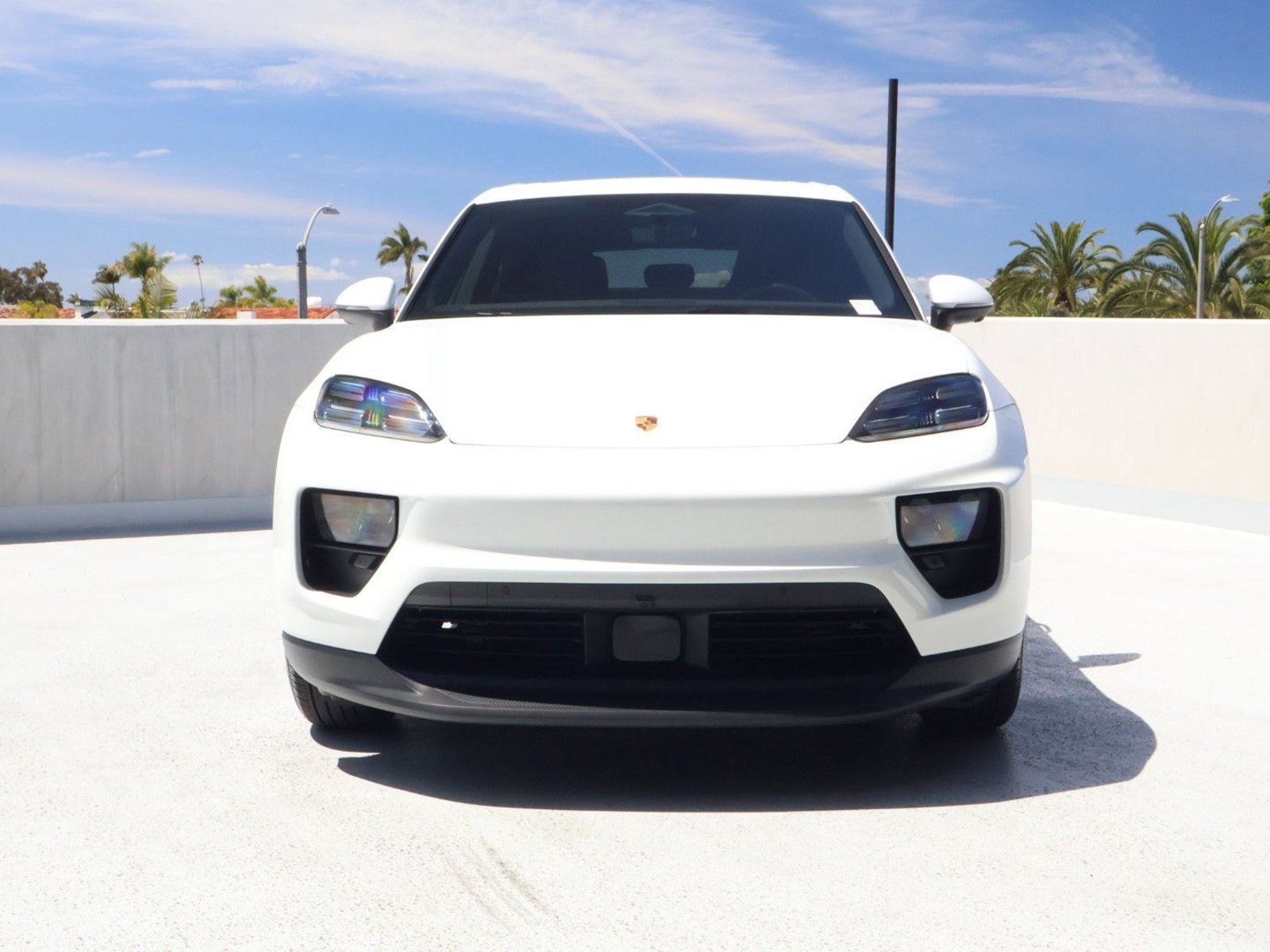 Certified 2025 Porsche Macan Electric RWD image 6