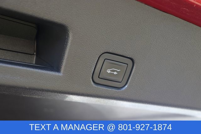 Used 2025 Chevrolet Traverse LT image 13