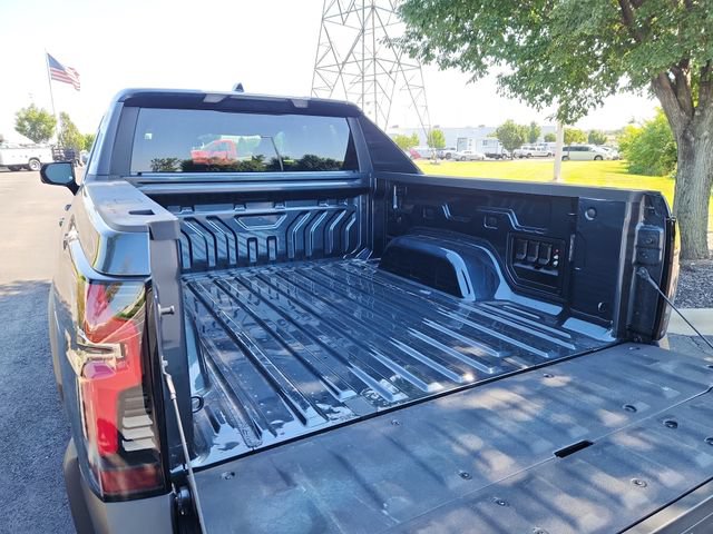 New 2026 Chevrolet Silverado EV LT w/ Plus Package AWD/4WD image 19