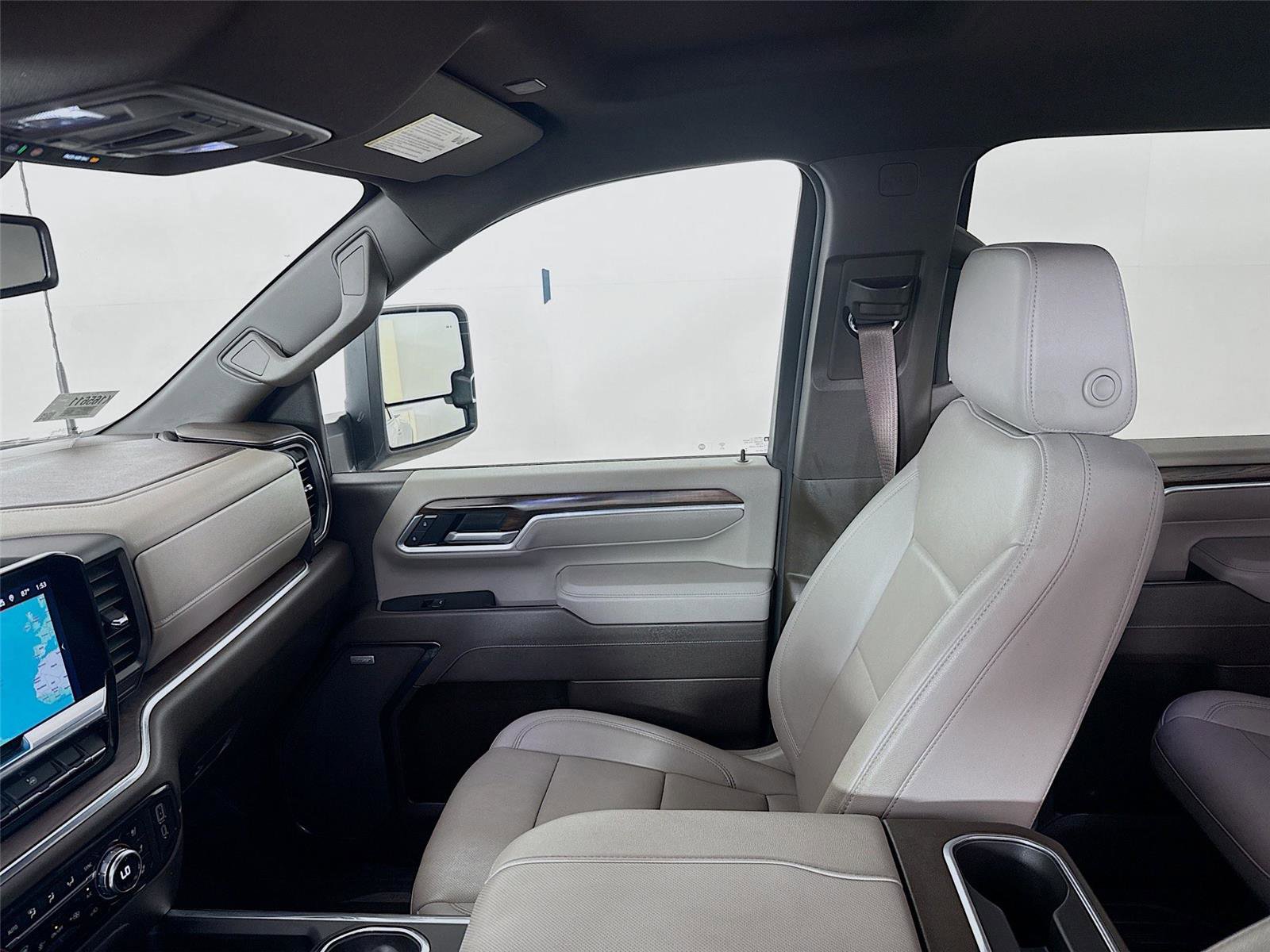 Used 2025 GMC Sierra 3500 SLT w/ SLT Convenience Package image 21