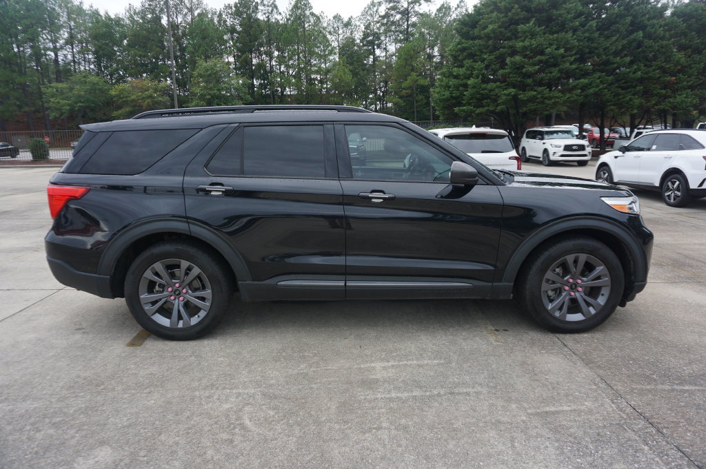 Used 2021 Ford Explorer XLT w/ Equipment Group 202A RWD image 24