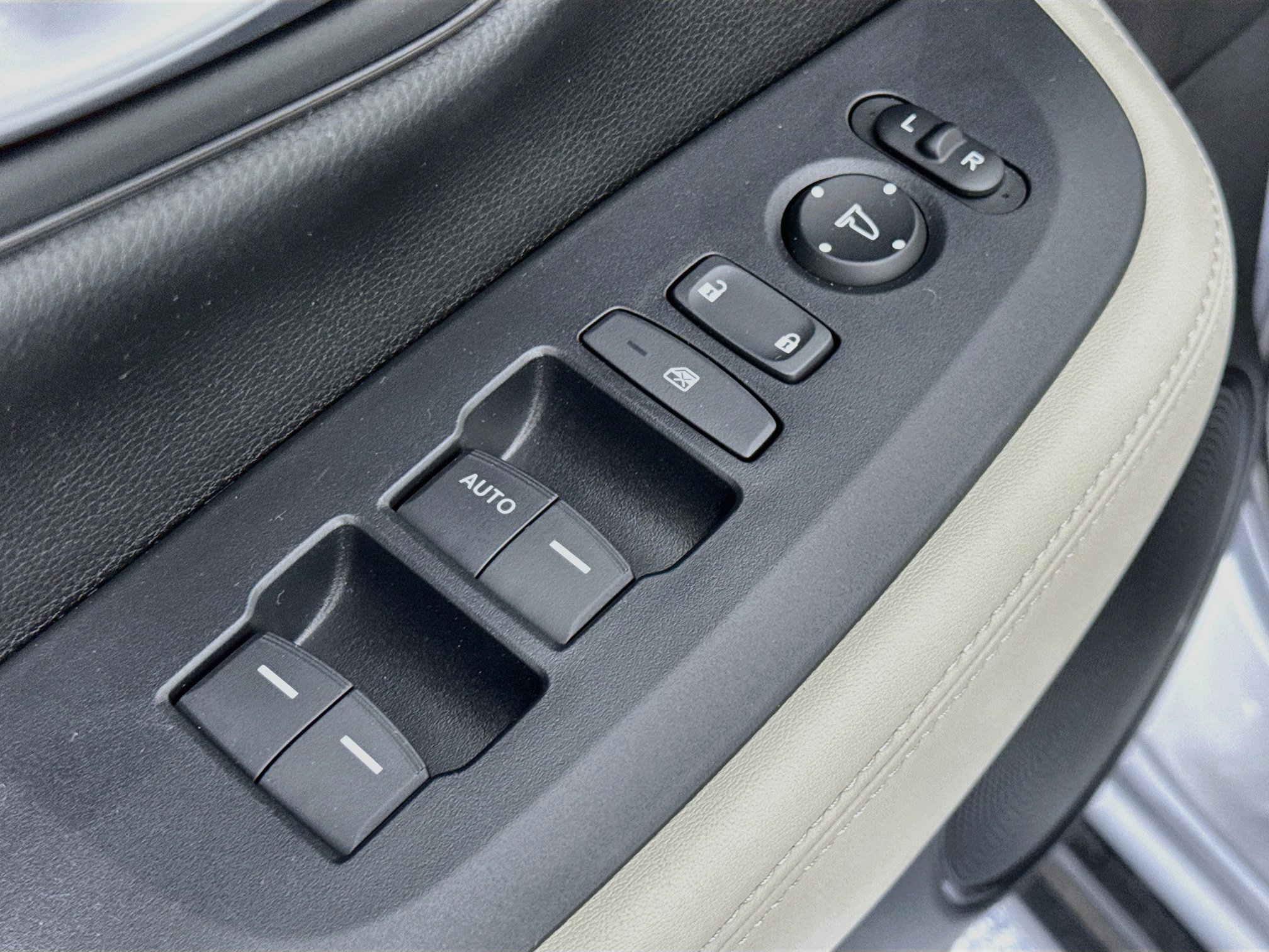 Certified 2024 Honda HR-V LX image 17