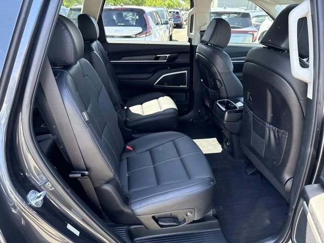 Used 2023 Kia Telluride EX w/ EX Captain's Chair Package FWD image 11