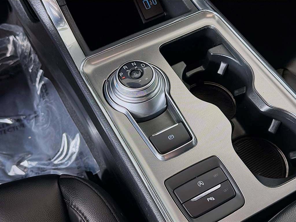 Used 2024 Ford Edge Titanium AWD/4WD image 38