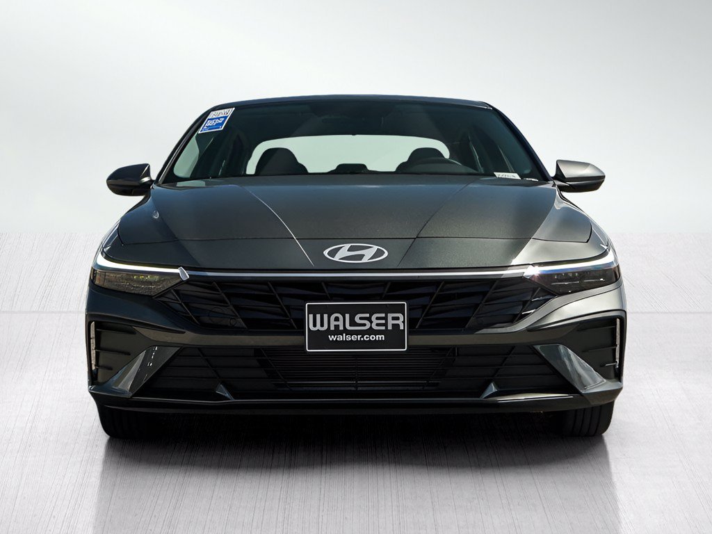 New 2026 Hyundai Elantra SE FWD image 2