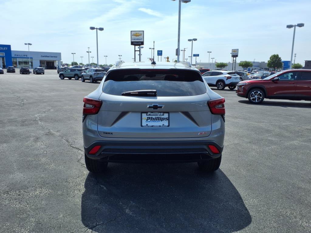 New 2025 Chevrolet Trax RS w/ Driver Confidence Package FWD image 5