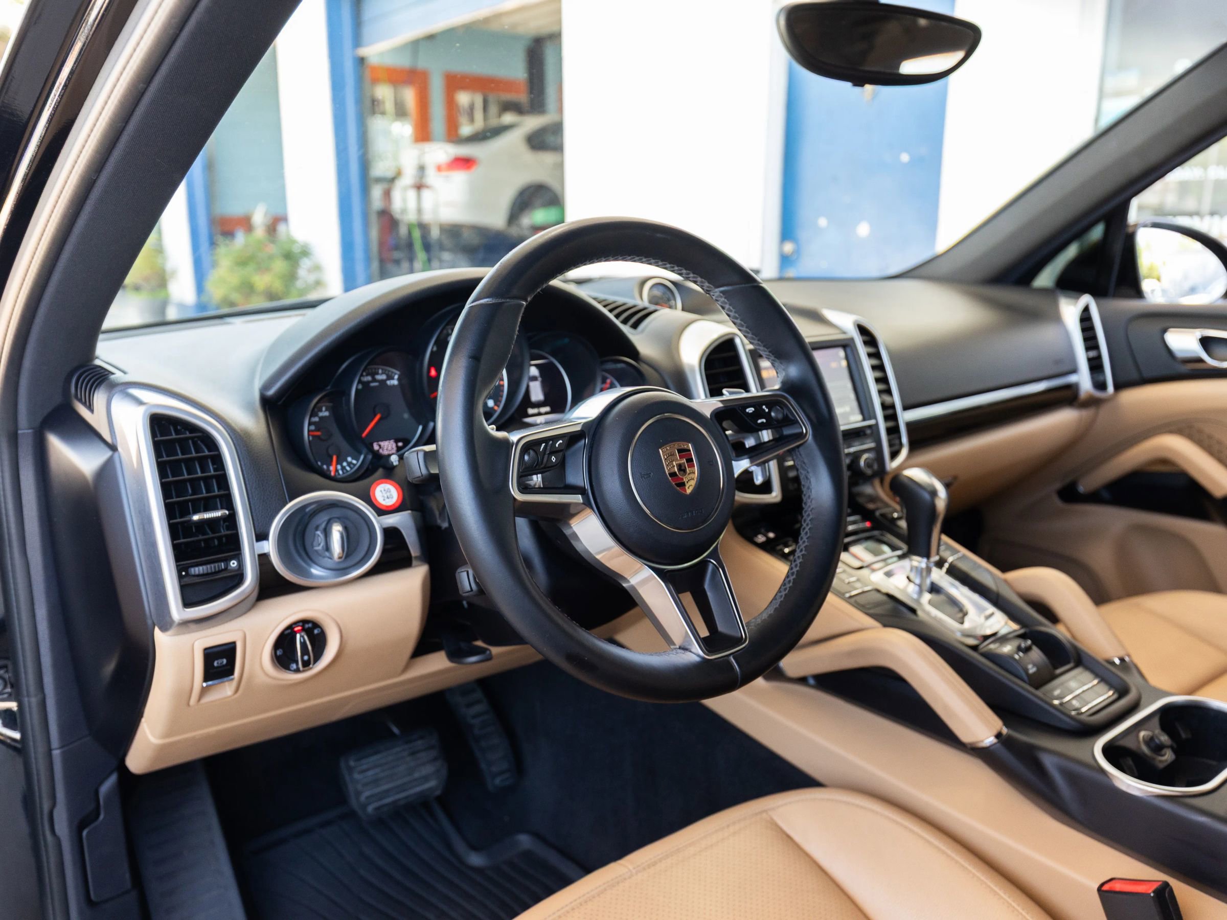 Used 2016 Porsche Cayenne AWD/4WD image 19