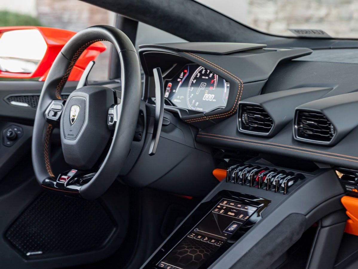 Used 2020 Lamborghini Huracan EVO image 29