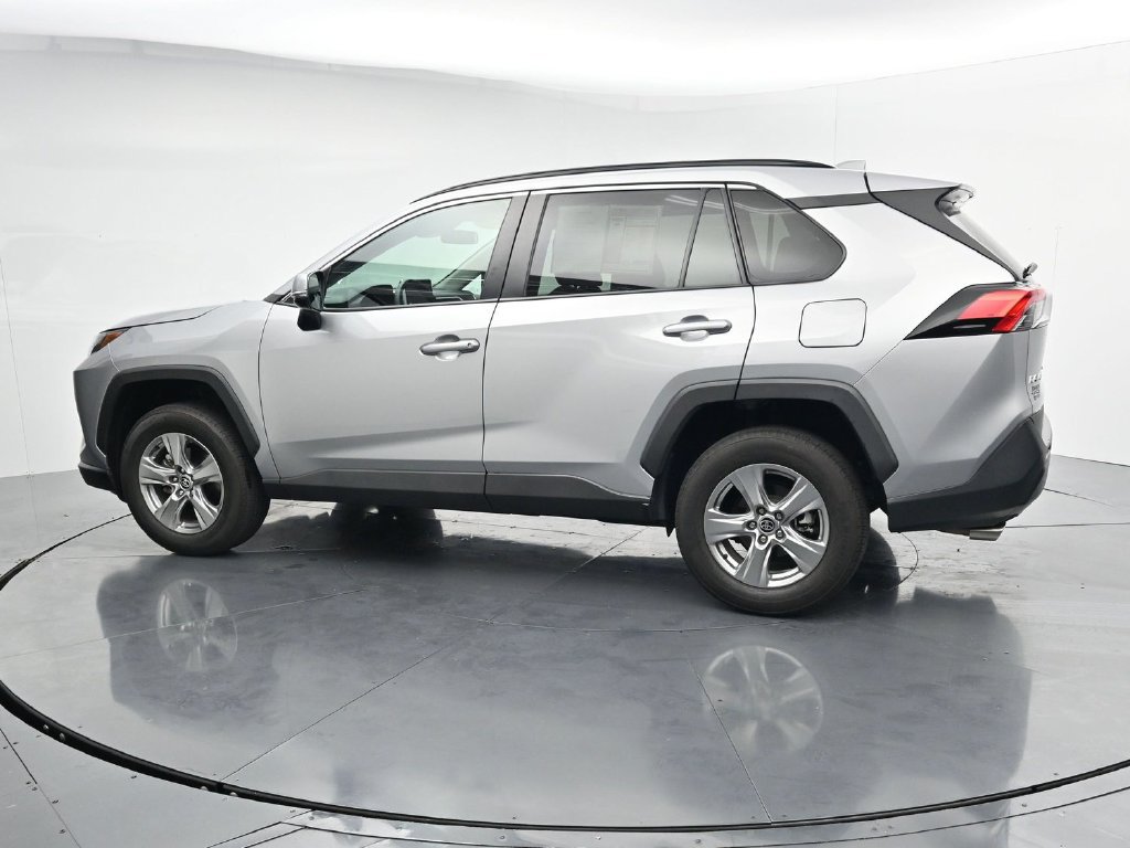 Used 2024 Toyota RAV4 XLE AWD/4WD image 5