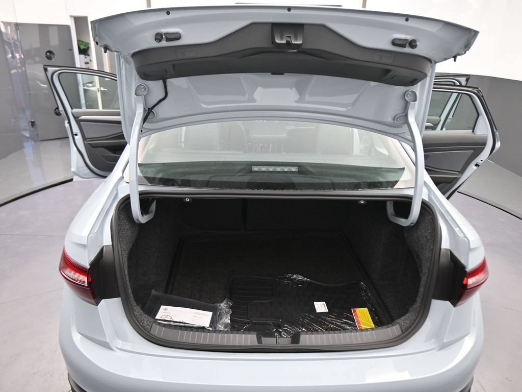 New 2026 Volkswagen Jetta SE FWD image 39
