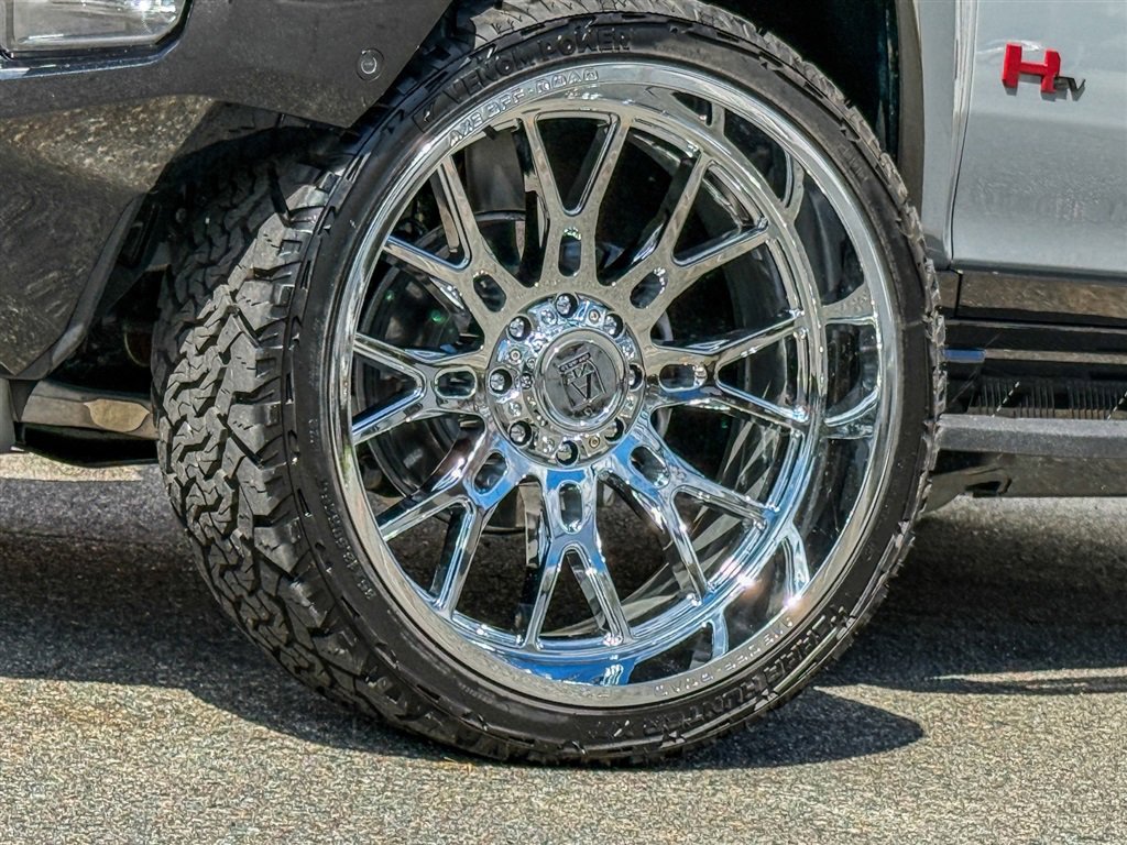 Used 2024 GMC Hummer EV 3X w/ LPO, Illumination Package image 5