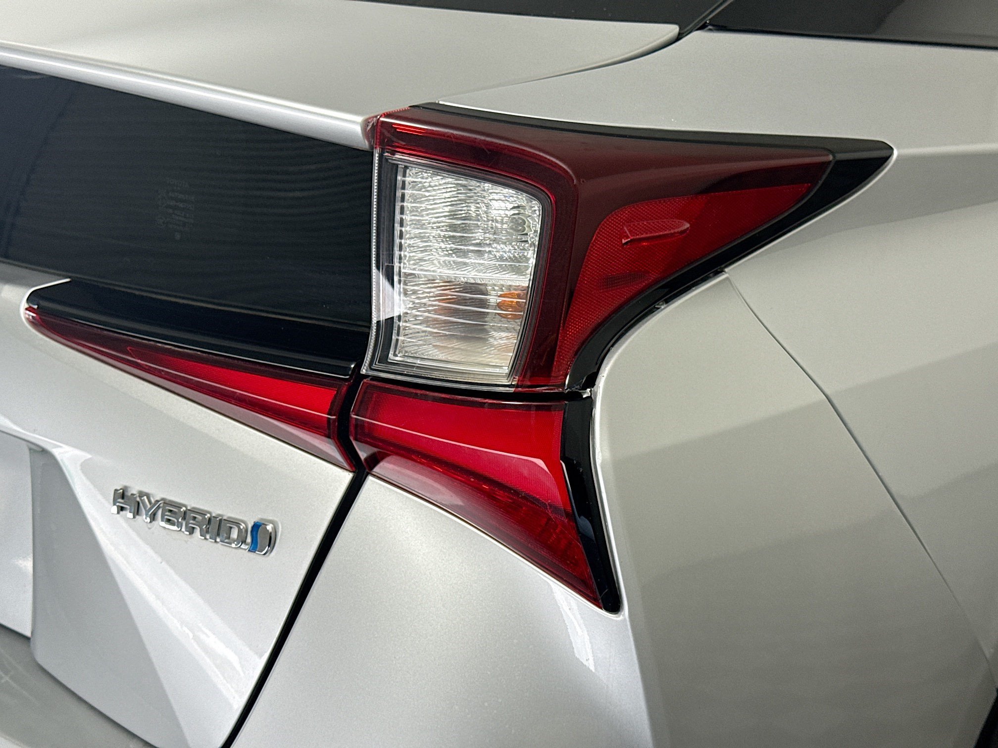 Used 2021 Toyota Prius LE FWD image 34