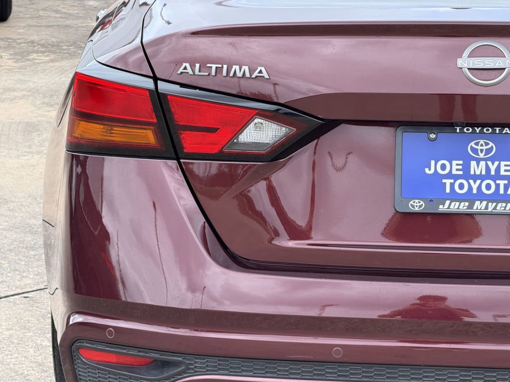 Used 2025 Nissan Altima 2.5 SV FWD image 10