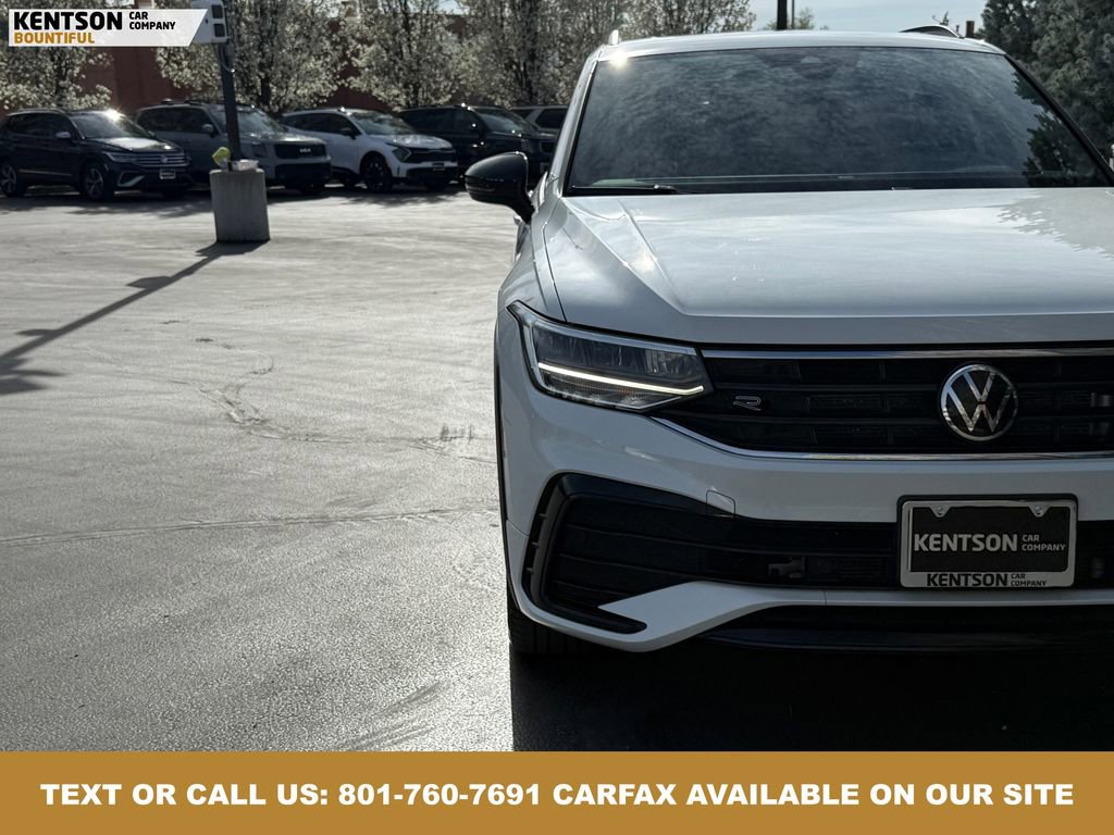 Used 2022 Volkswagen Tiguan SE R-Line image 13