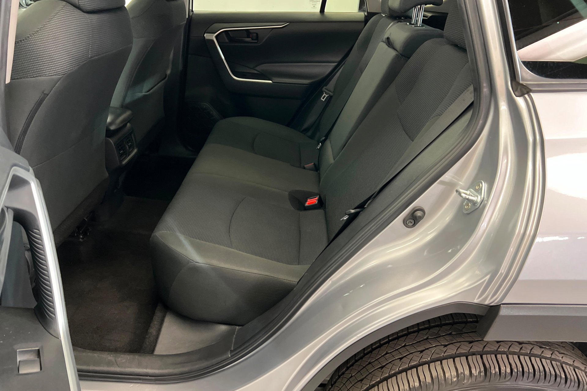 Used 2024 Toyota RAV4 LE image 22