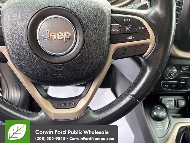 Used 2015 Jeep Cherokee Latitude w/ Comfort/Convenience Group AWD/4WD image 17