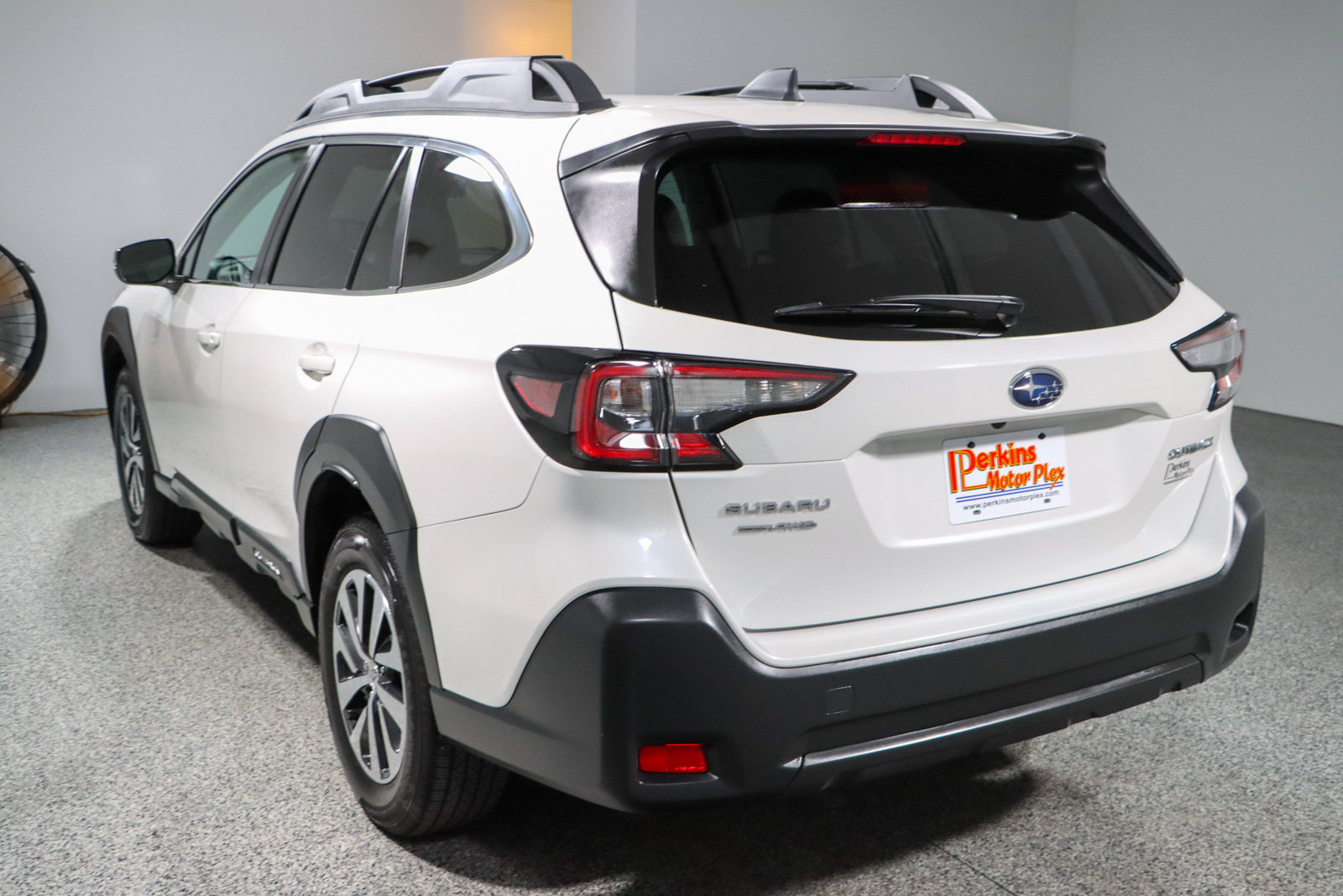 Used 2024 Subaru Outback Premium AWD/4WD image 9