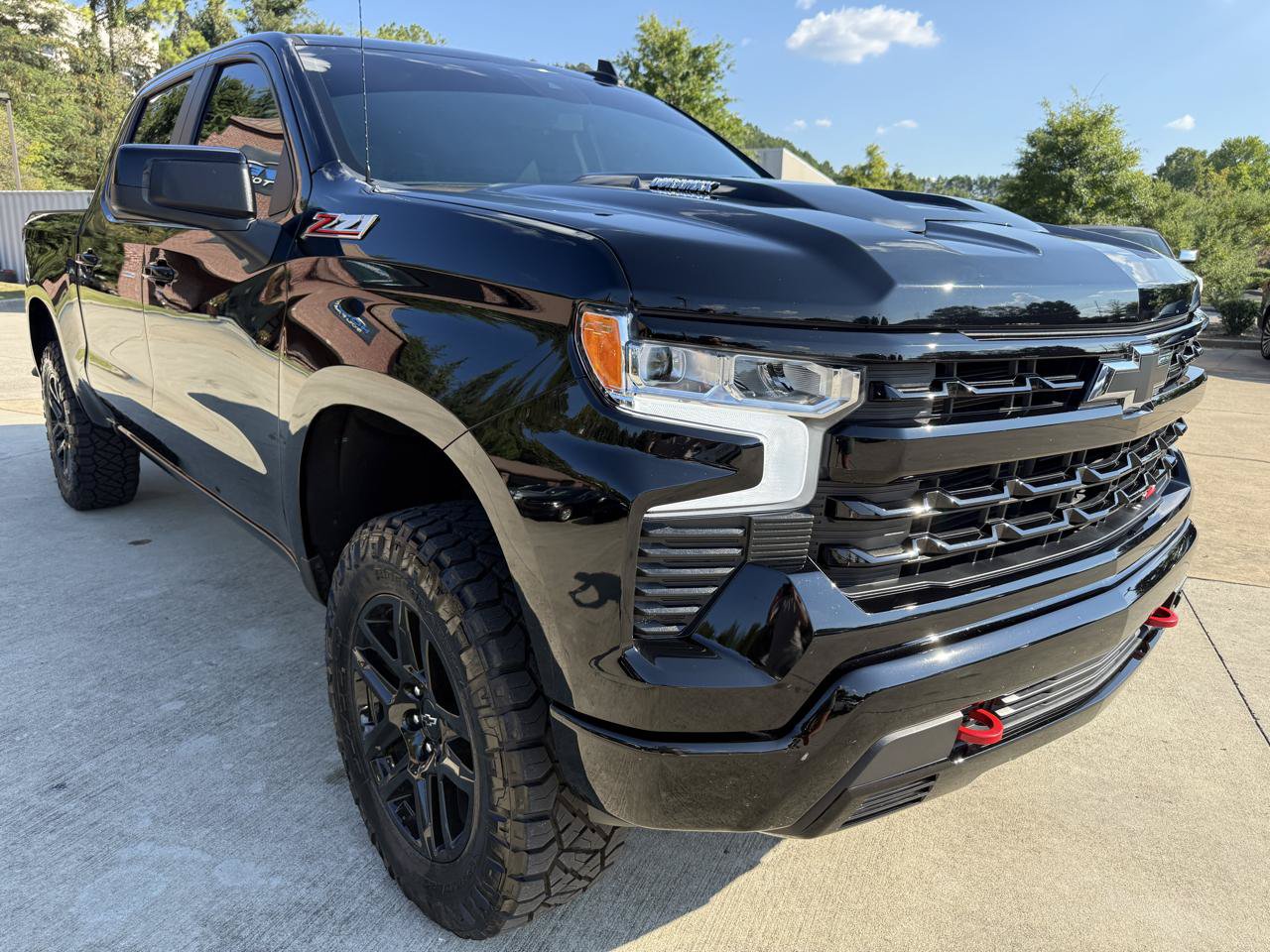 Used 2025 Chevrolet Silverado 1500 LT Trail Boss w/ Convenience Package II AWD/4WD image 7