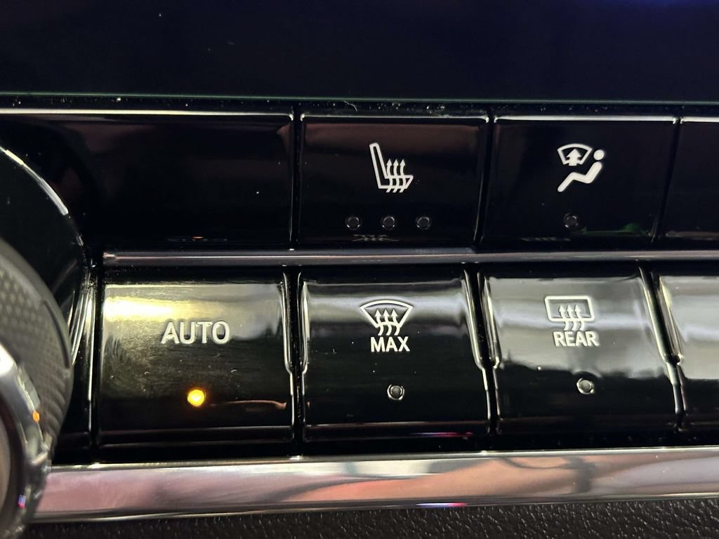 Used 2025 Chevrolet Colorado Trail Boss AWD/4WD image 24