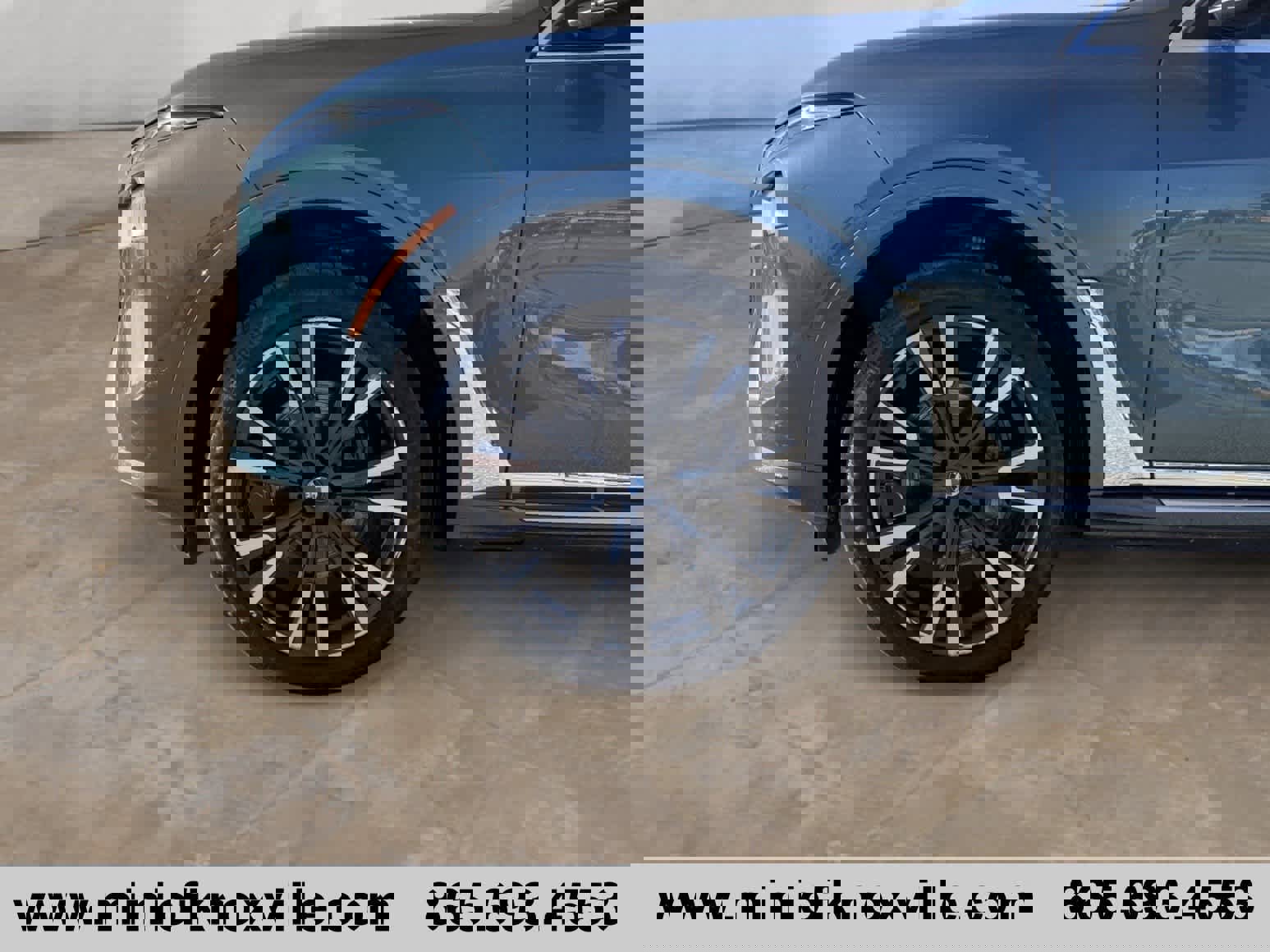 Used 2023 BMW X7 xDrive40i w/ Executive Package image 9