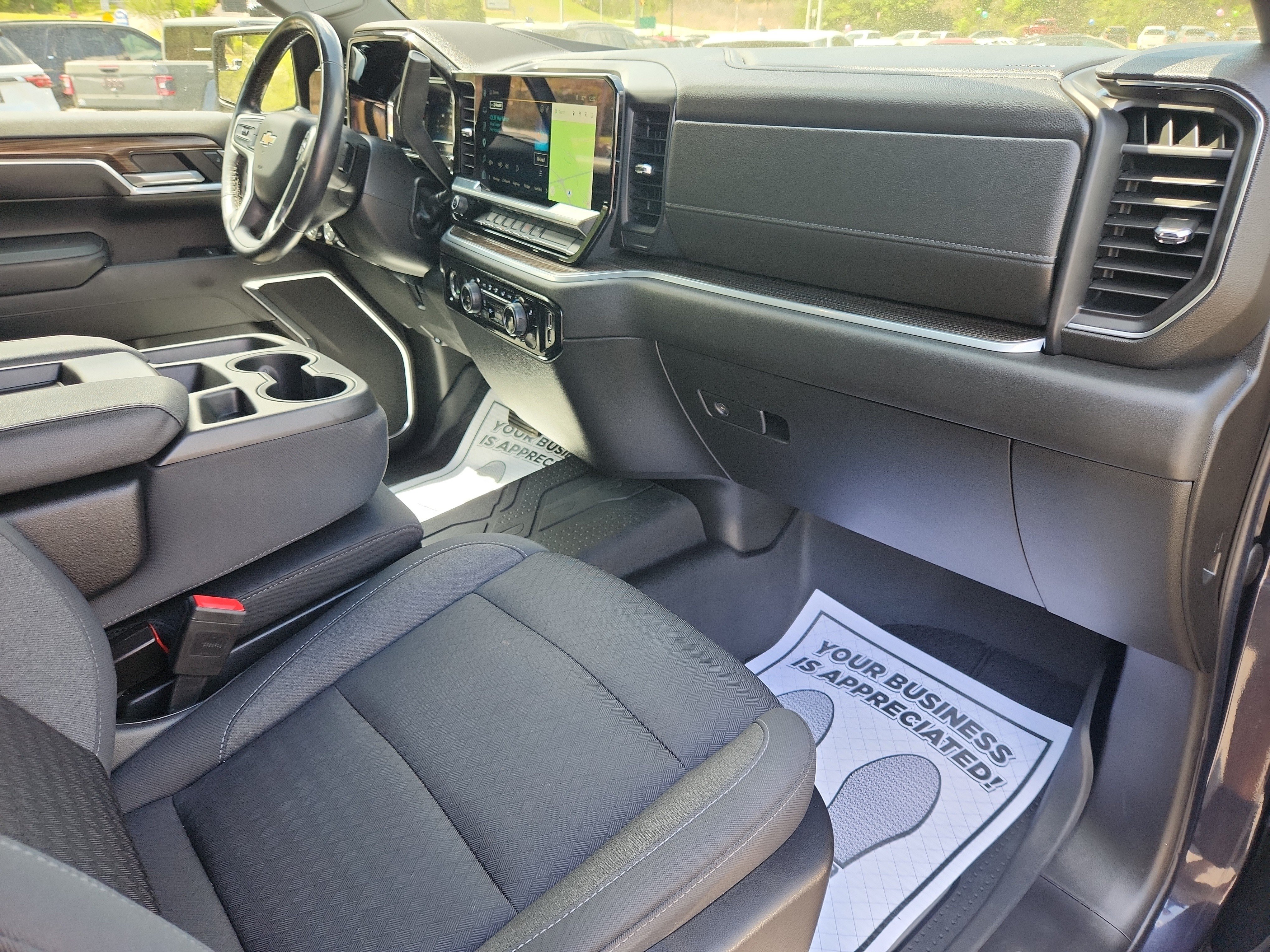 Used 2022 Chevrolet Silverado 1500 LT AWD/4WD image 46