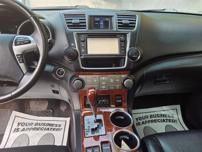 Used 2013 Toyota Highlander Limited AWD/4WD image 5