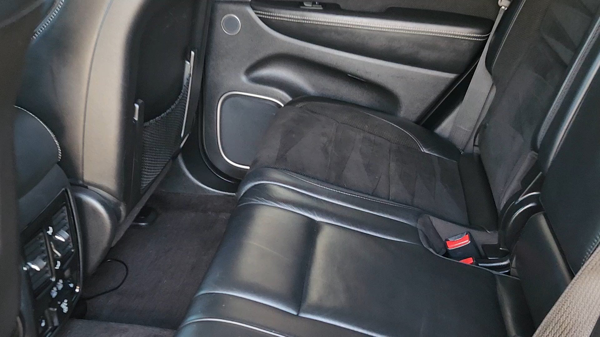 Used 2017 Jeep Grand Cherokee SRT AWD/4WD image 32