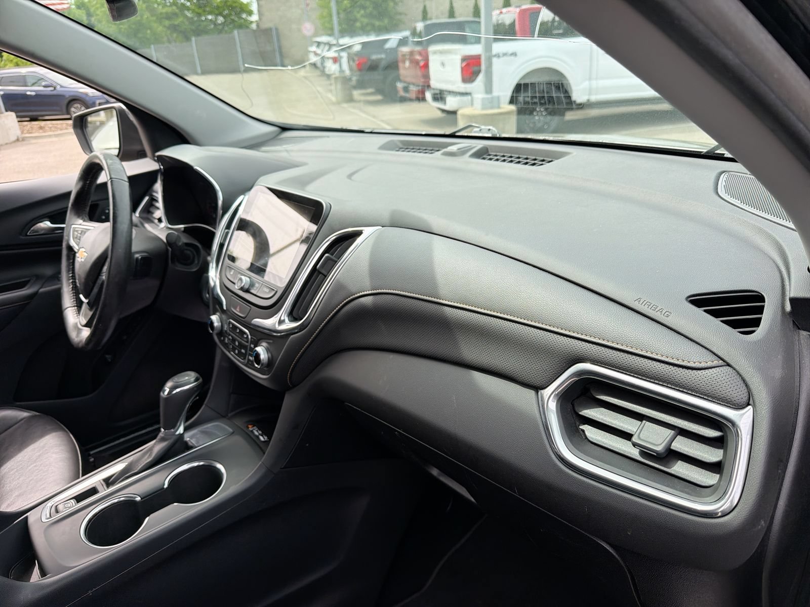 Used 2019 Chevrolet Equinox Premier FWD image 18