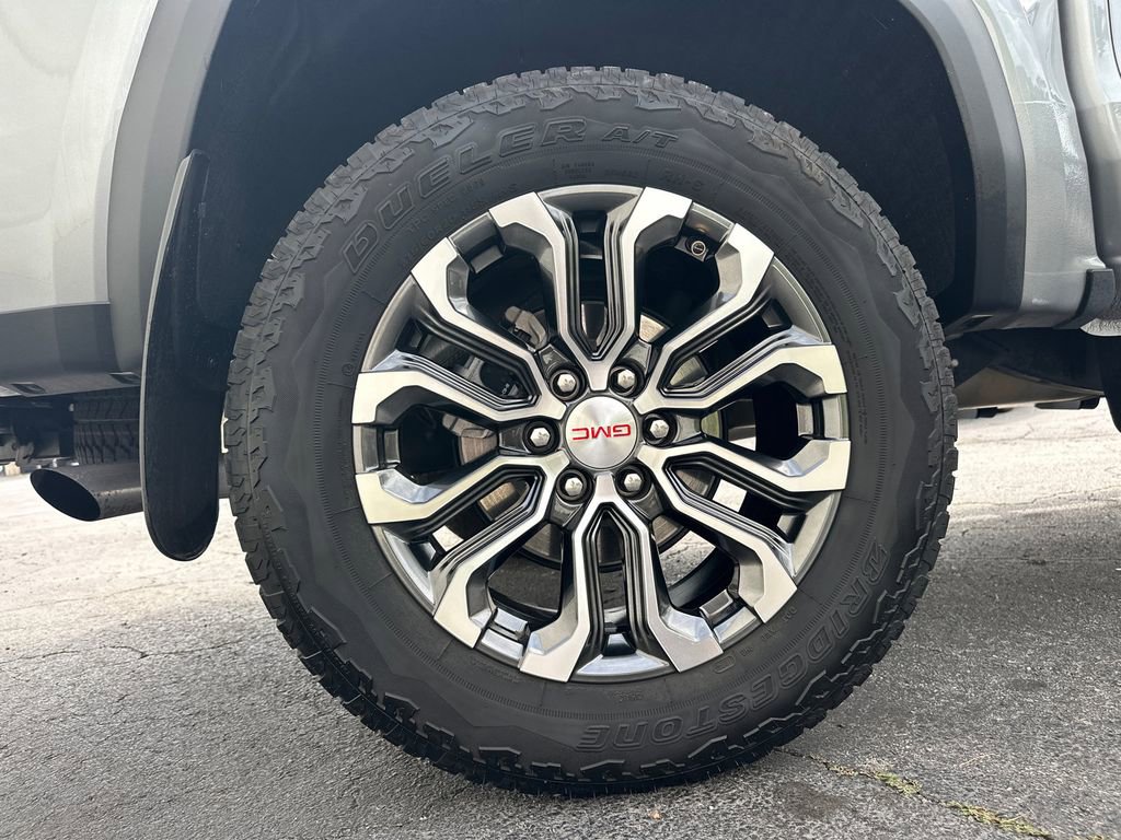 Used 2024 GMC Canyon Denali AWD/4WD image 18